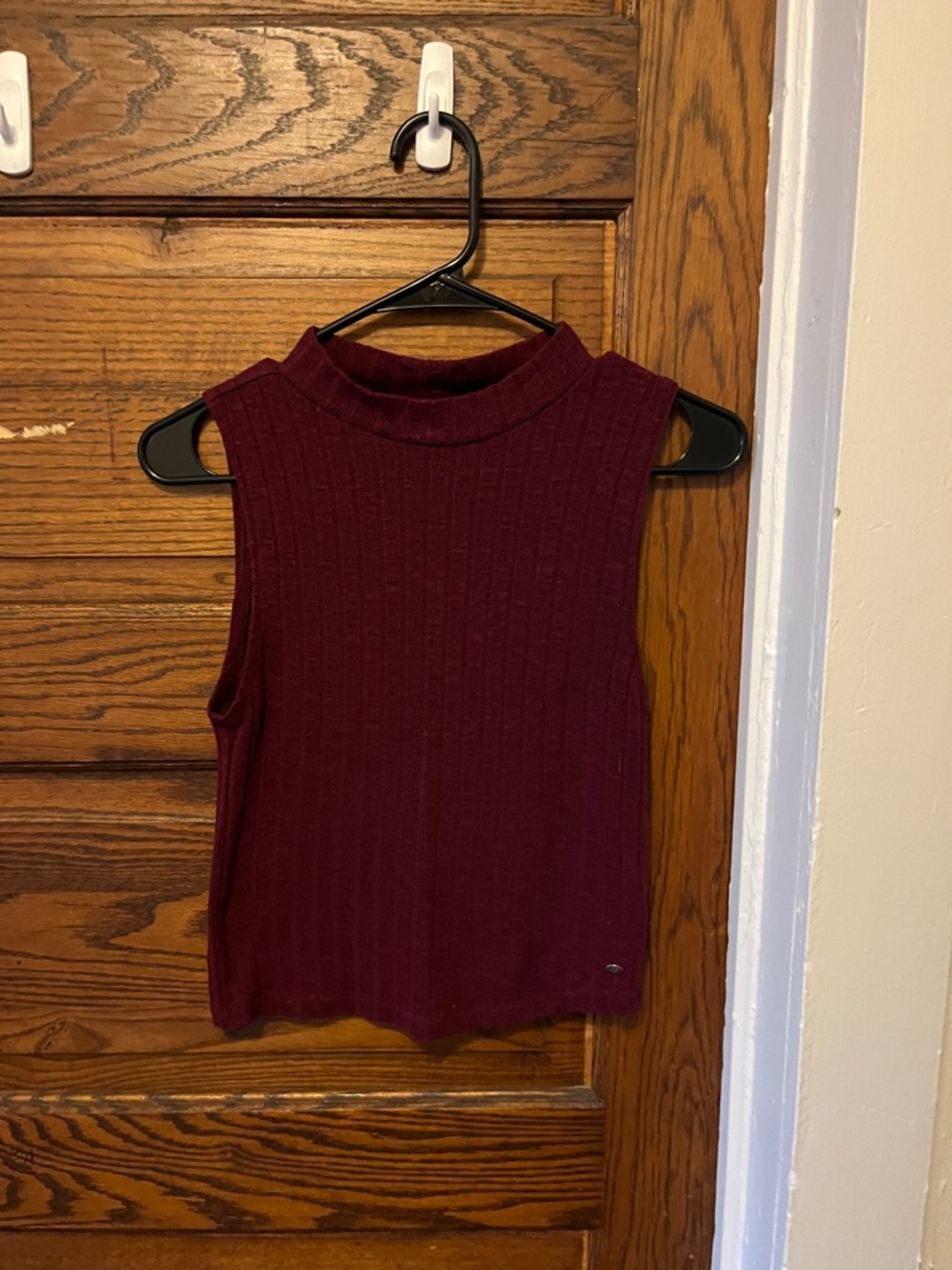 American Eagle Outfitters Ribbed Mock Neck Tank - Burgundy